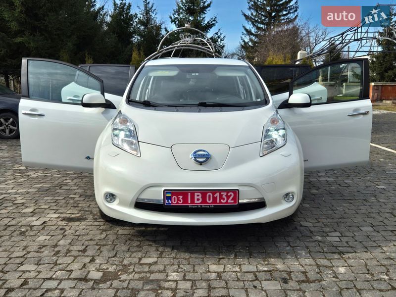 Хэтчбек Nissan Leaf 2016 в Золочеве