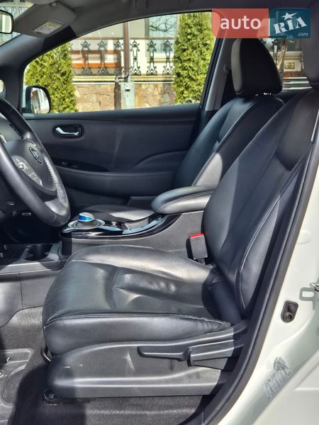 Хэтчбек Nissan Leaf 2016 в Золочеве