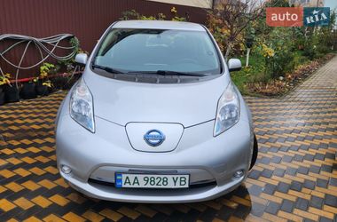 Хэтчбек Nissan Leaf 2015 в Киеве