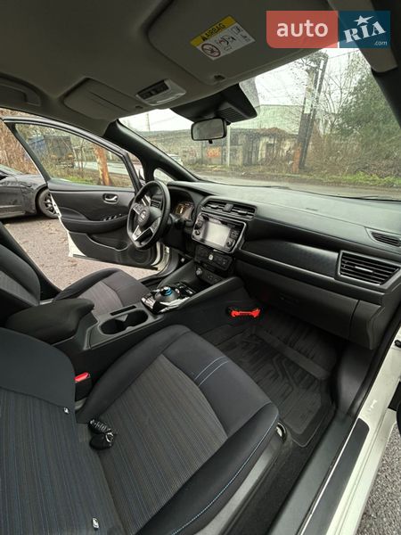 Хэтчбек Nissan Leaf 2018 в Днепре