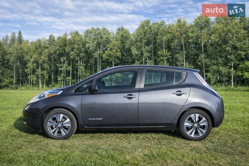 Хэтчбек Nissan Leaf 2013 в Николаеве