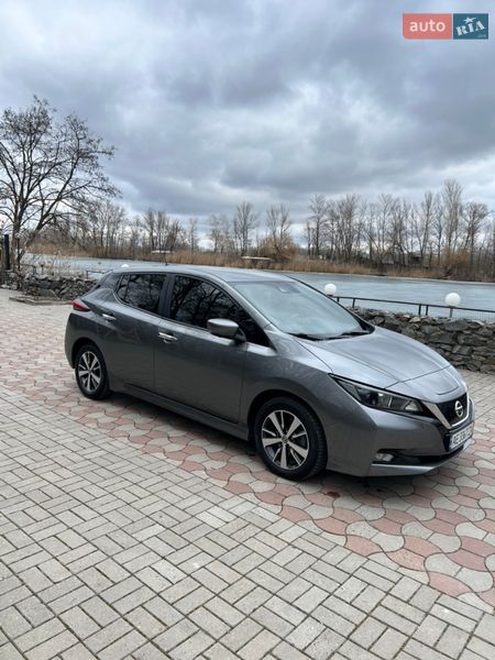 Хэтчбек Nissan Leaf 2020 в Днепре