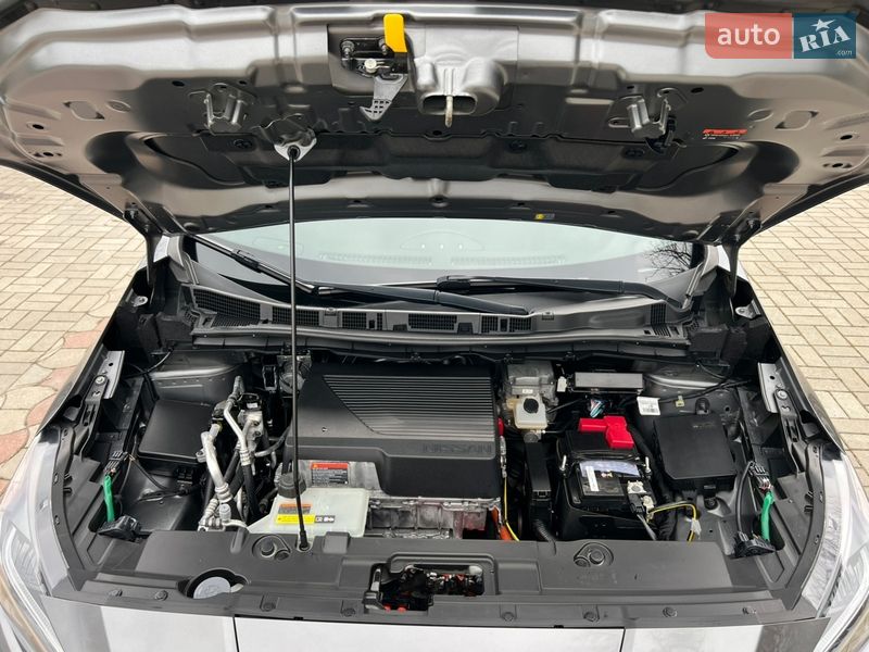 Хэтчбек Nissan Leaf 2020 в Днепре