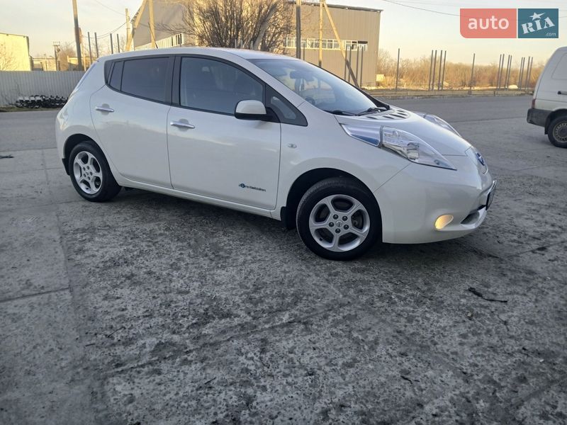 Хетчбек Nissan Leaf 2017 в Стрию