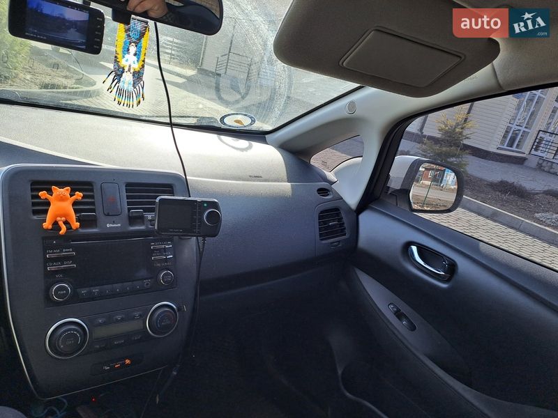 Хетчбек Nissan Leaf 2014 в Надвірній