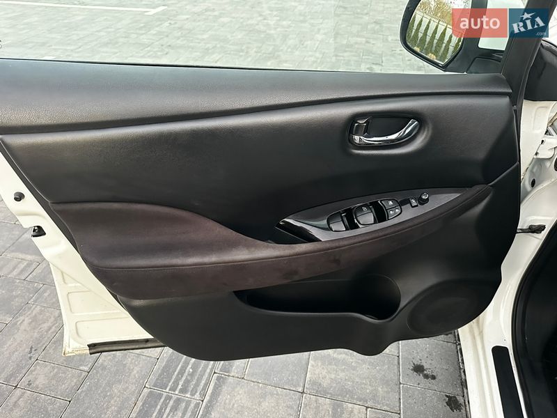 Хетчбек Nissan Leaf 2016 в Луцьку