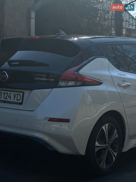 Хетчбек Nissan Leaf 2018 в Львові