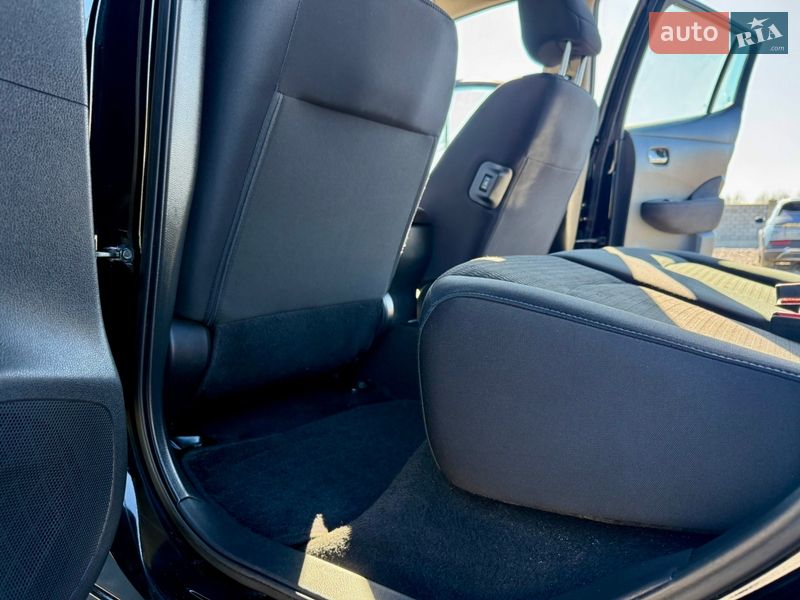 Хетчбек Nissan Leaf 2014 в Рівному