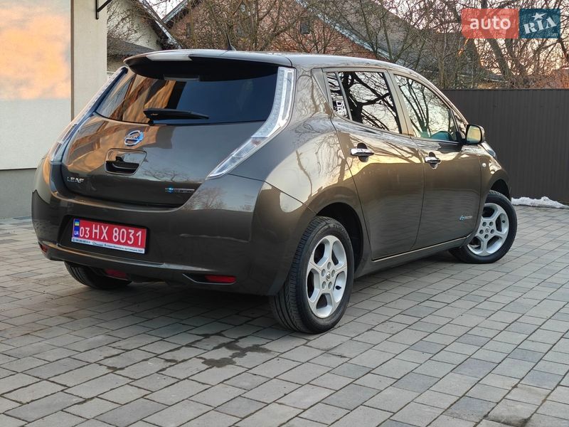 Хетчбек Nissan Leaf 2016 в Івано-Франківську
