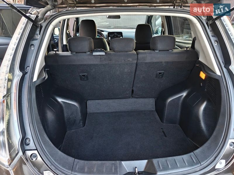 Хетчбек Nissan Leaf 2016 в Івано-Франківську