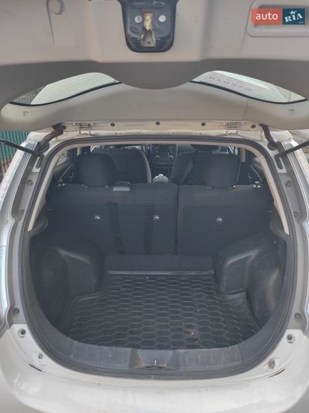 Хэтчбек Nissan Leaf 2014 в Могилев-Подольске