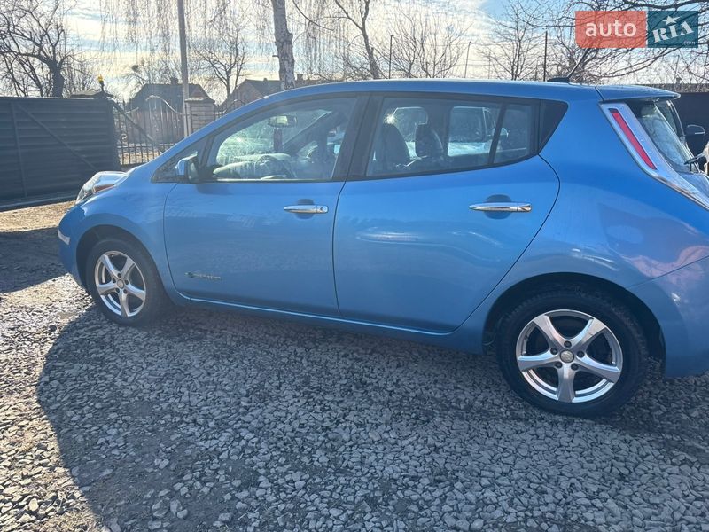 Хетчбек Nissan Leaf 2013 в Луцьку