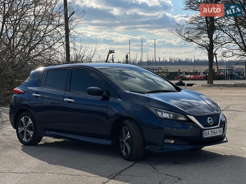 Хэтчбек Nissan Leaf 2020 в Кропивницком