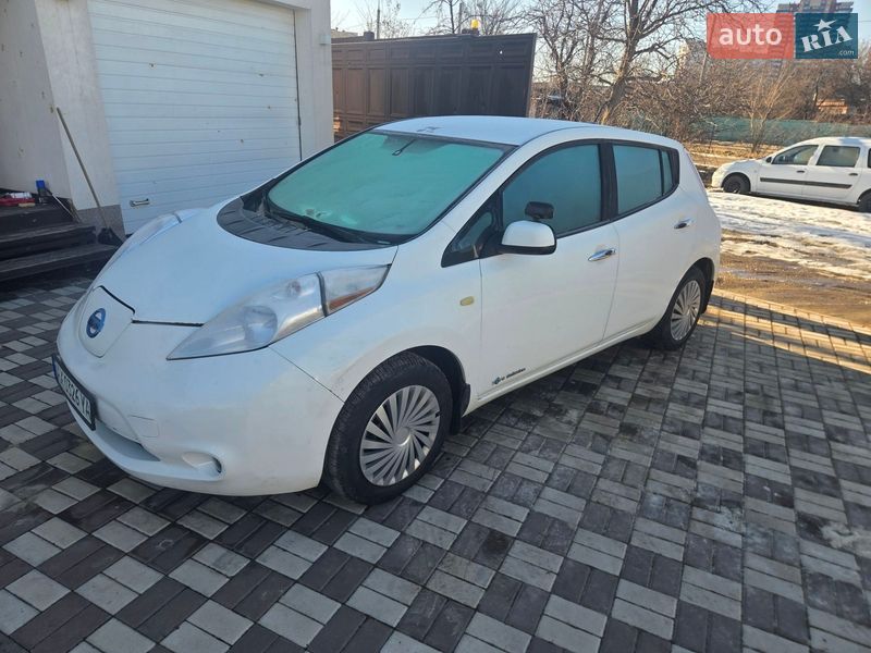 Хэтчбек Nissan Leaf 2015 в Харькове