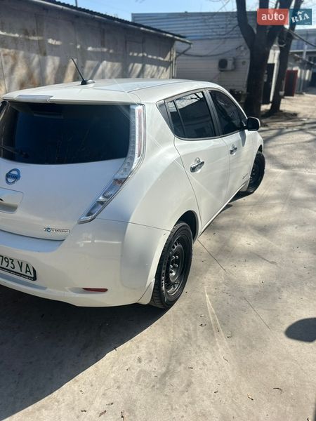 Хетчбек Nissan Leaf 2015 в Одесі