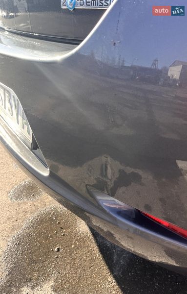 Хетчбек Nissan Leaf 2013 в Чернігові