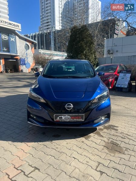 Хетчбек Nissan Leaf 2024 в Одесі