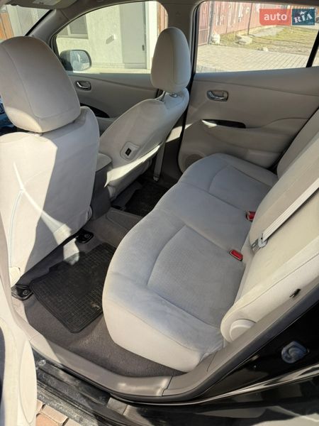Хетчбек Nissan Leaf 2012 в Умані
