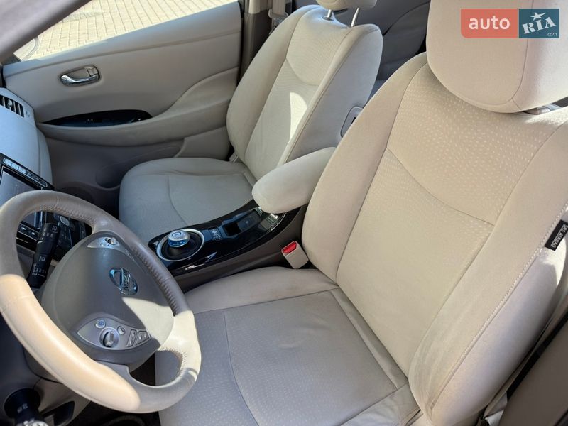 Хетчбек Nissan Leaf 2012 в Умані