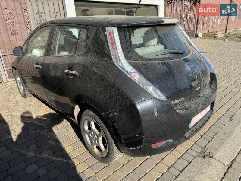 Хетчбек Nissan Leaf 2012 в Умані