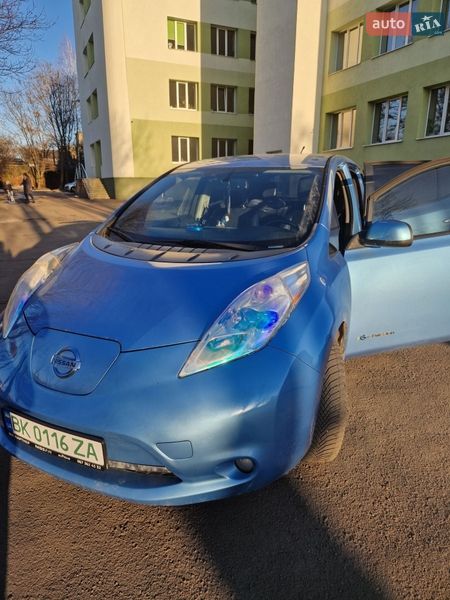 Хетчбек Nissan Leaf 2013 в Рівному