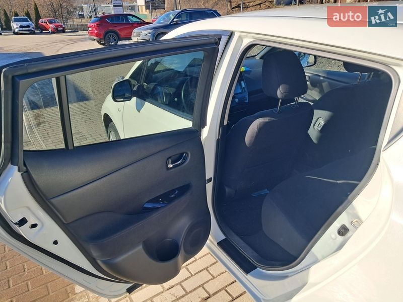 Хэтчбек Nissan Leaf 2014 в Ровно