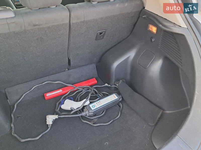 Хэтчбек Nissan Leaf 2014 в Ровно