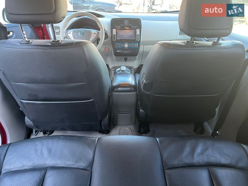 Хетчбек Nissan Leaf 2012 в Полтаві