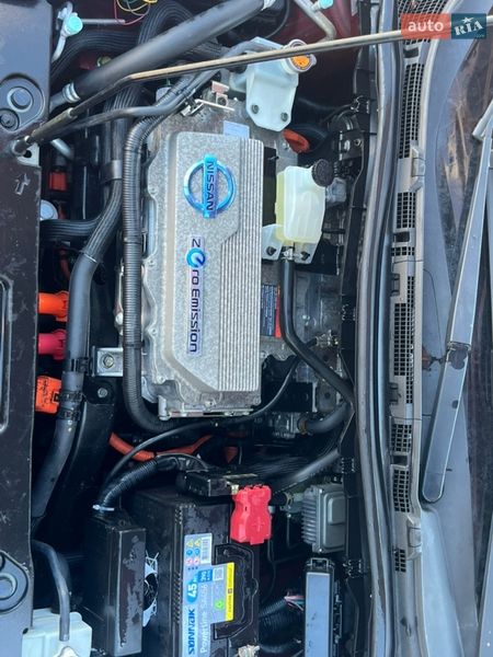 Хетчбек Nissan Leaf 2012 в Полтаві