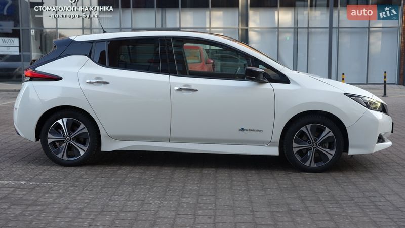 Хэтчбек Nissan Leaf 2018 в Львове
