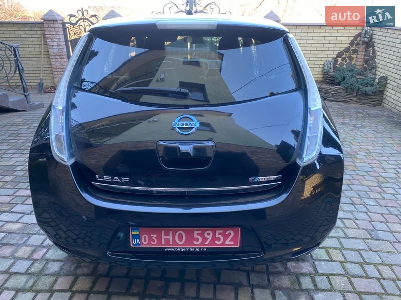 Хетчбек Nissan Leaf 2014 в Чернівцях