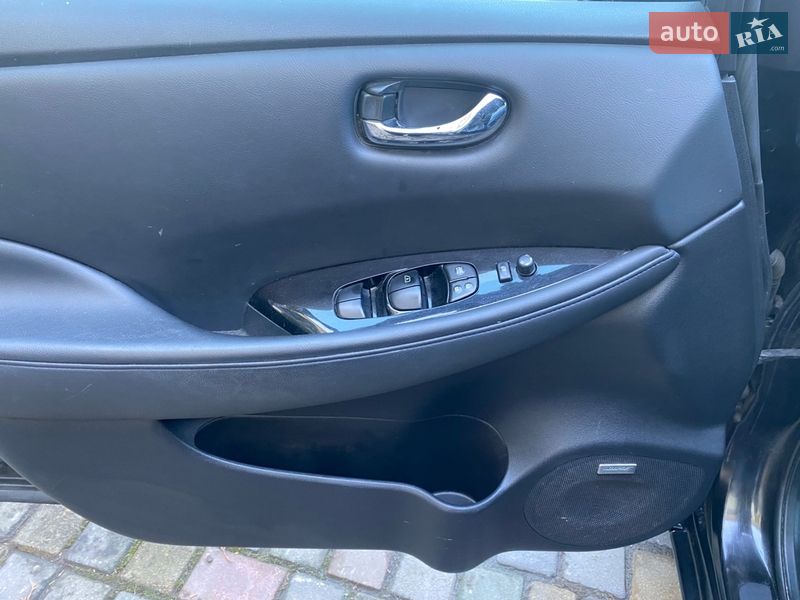 Хетчбек Nissan Leaf 2014 в Чернівцях