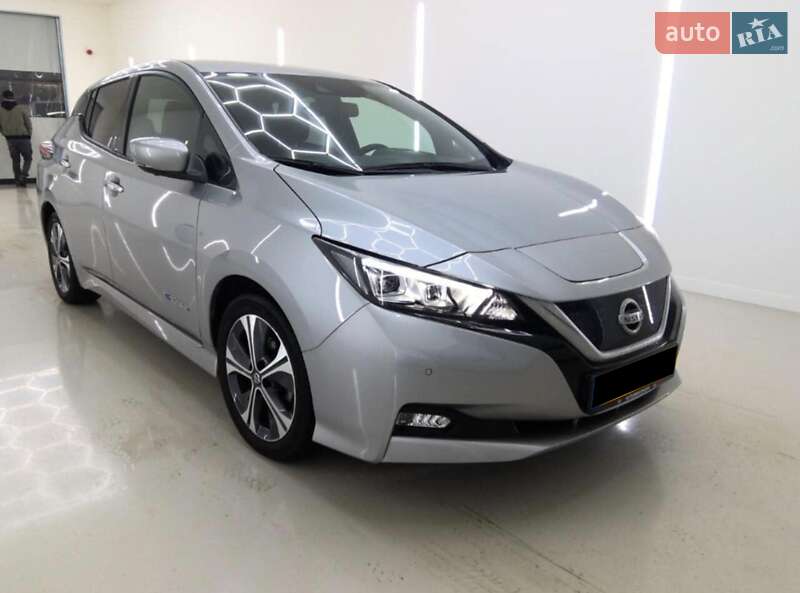 Хэтчбек Nissan Leaf 2020 в Хмельницком