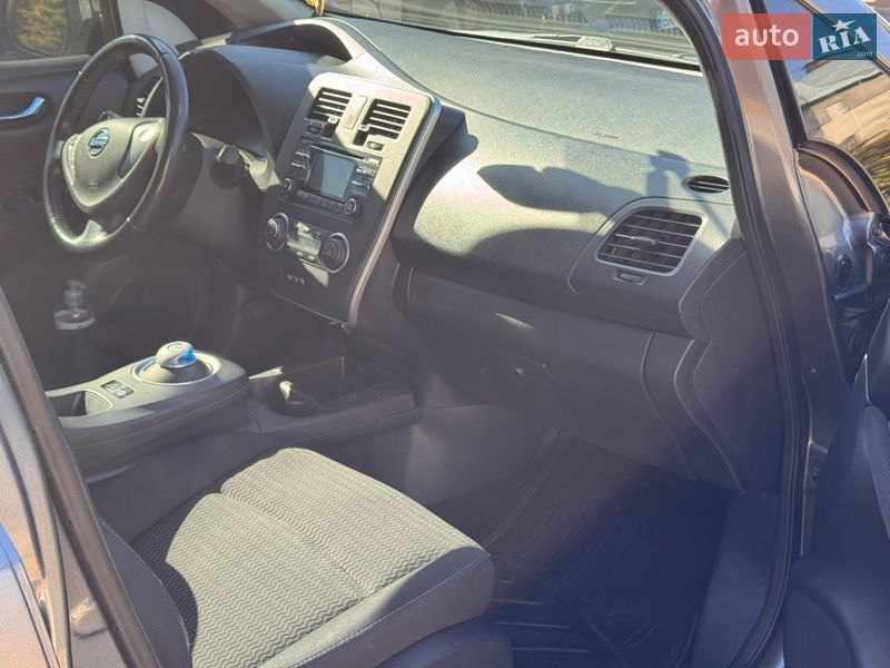 Хэтчбек Nissan Leaf 2014 в Виннице