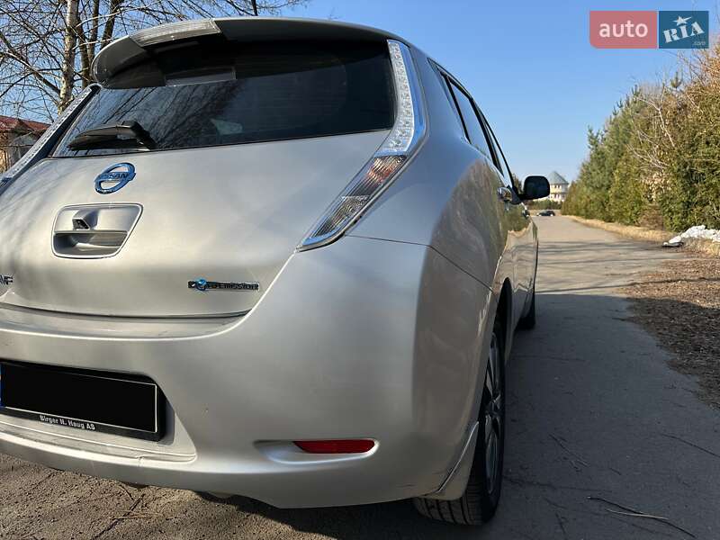 Хэтчбек Nissan Leaf 2013 в Ровно