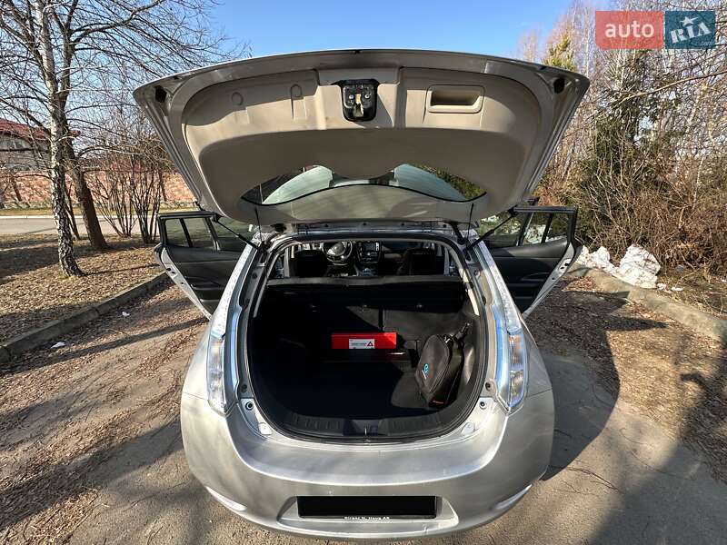 Хэтчбек Nissan Leaf 2013 в Ровно