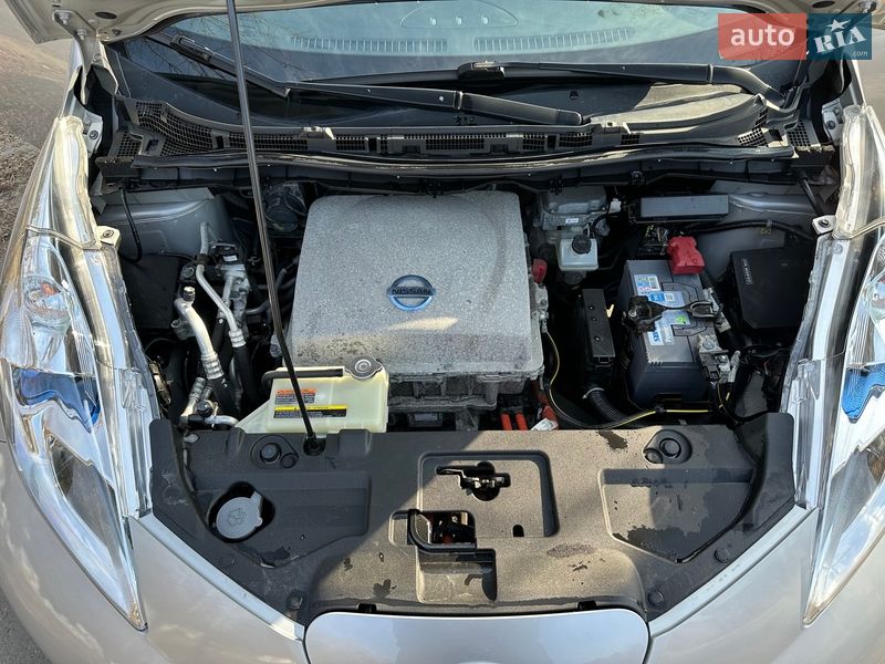 Хэтчбек Nissan Leaf 2013 в Ровно