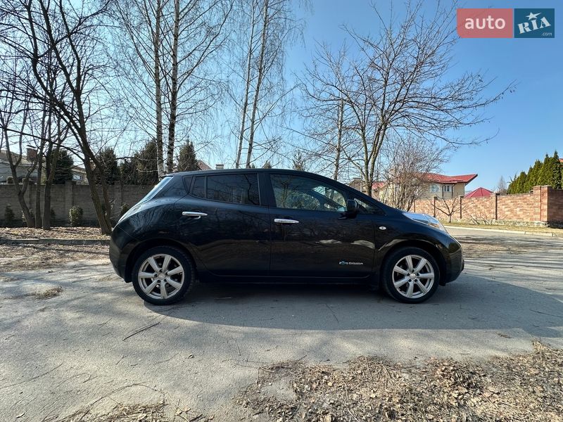 Хэтчбек Nissan Leaf 2014 в Ровно