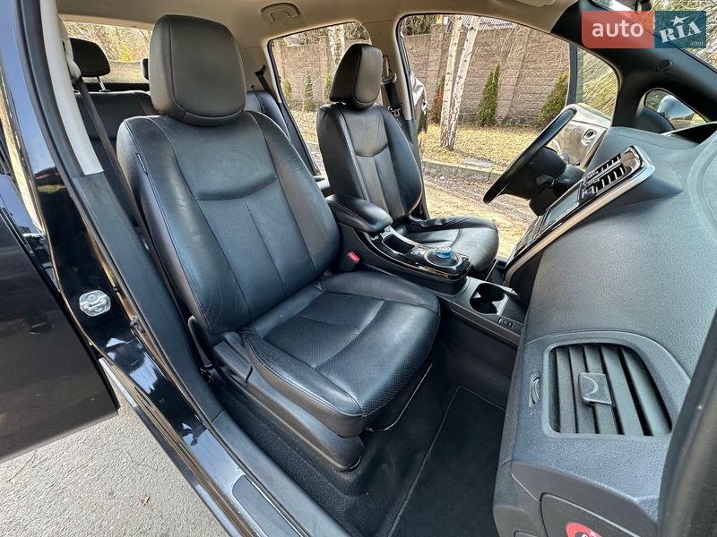 Хэтчбек Nissan Leaf 2014 в Ровно