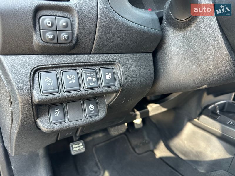 Хэтчбек Nissan Leaf 2014 в Ровно