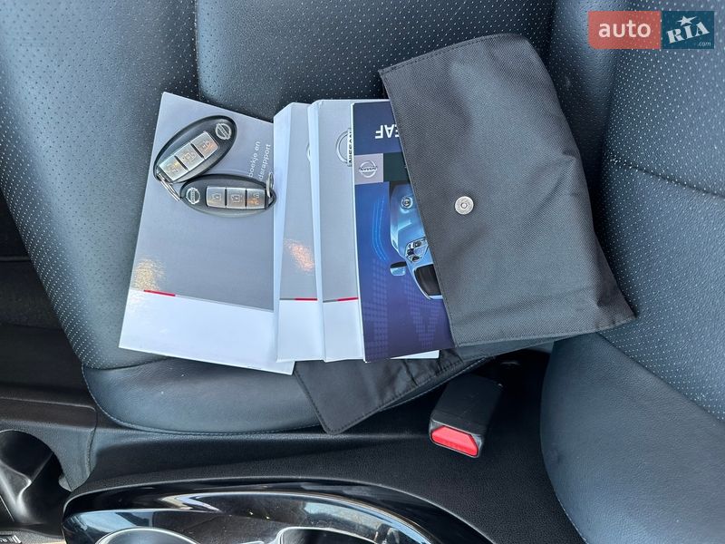 Хэтчбек Nissan Leaf 2014 в Ровно