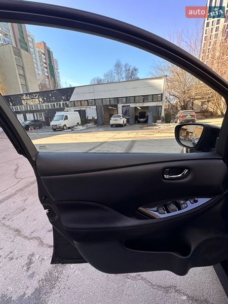 Хетчбек Nissan Leaf 2018 в Києві