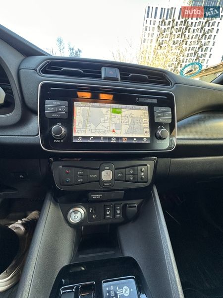 Хетчбек Nissan Leaf 2018 в Києві
