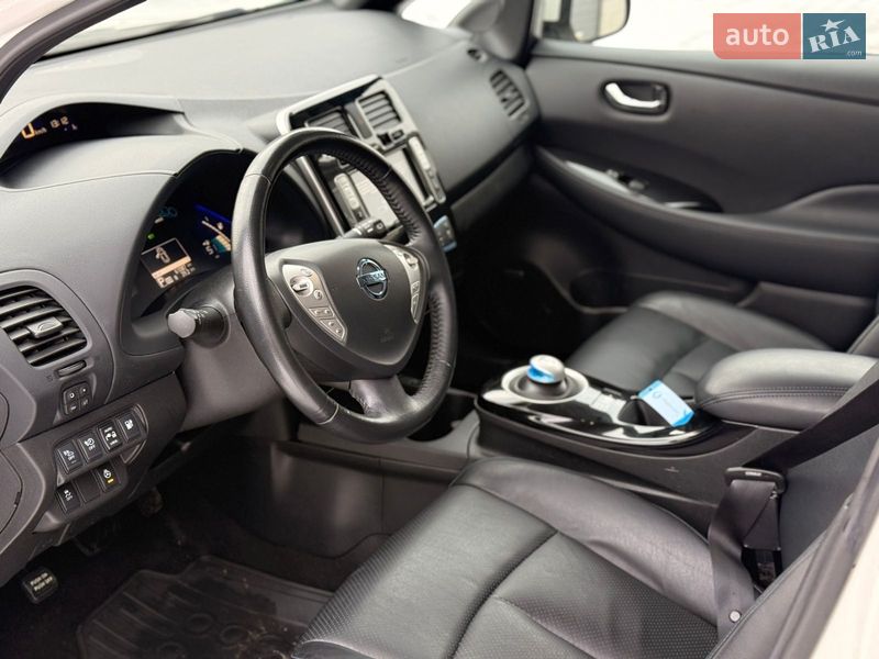 Хетчбек Nissan Leaf 2014 в Сарнах