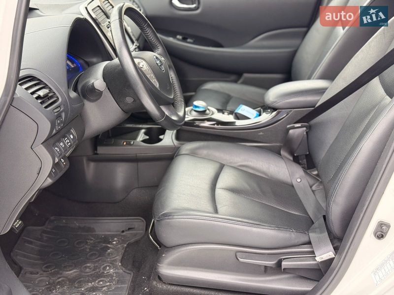 Хетчбек Nissan Leaf 2014 в Сарнах