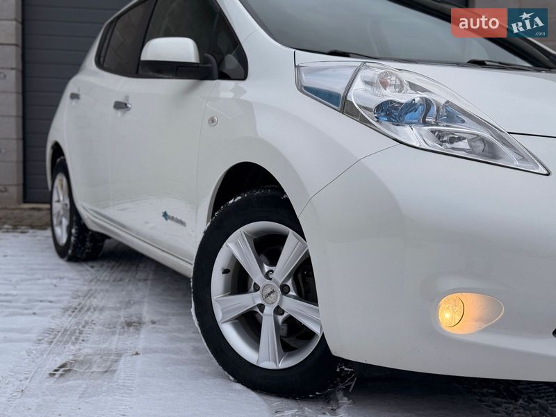Хетчбек Nissan Leaf 2014 в Сарнах