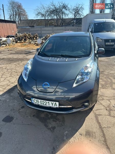 Хэтчбек Nissan Leaf 2013 в Чернигове