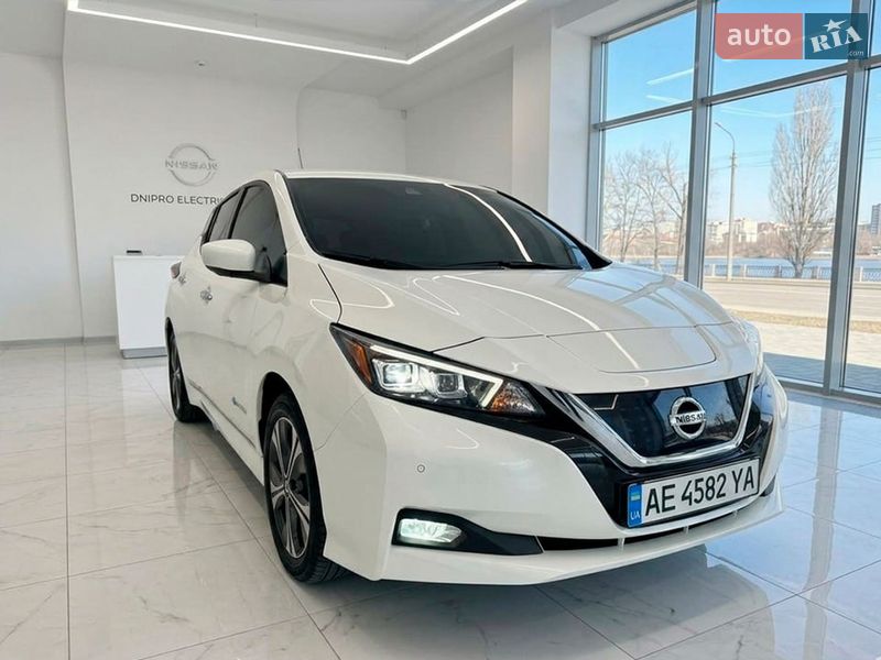 Хэтчбек Nissan Leaf 2018 в Днепре