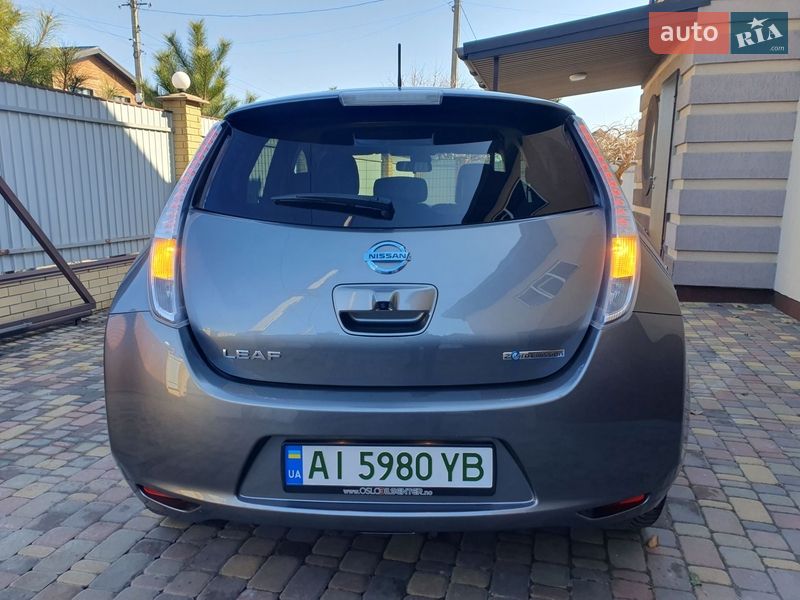 Хетчбек Nissan Leaf 2014 в Горі