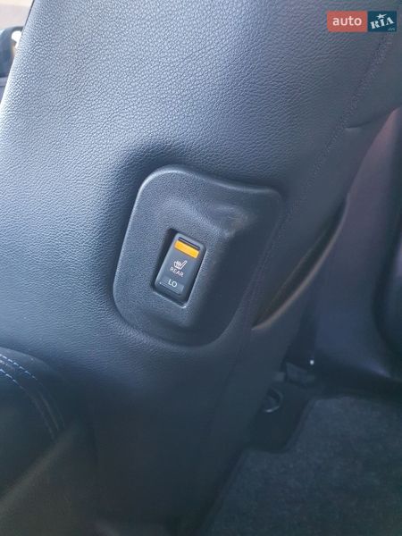 Хетчбек Nissan Leaf 2014 в Горі